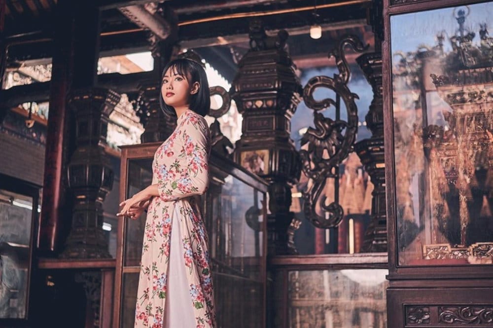 Visitors should dress modestly and maintain quiet respect inside the halls